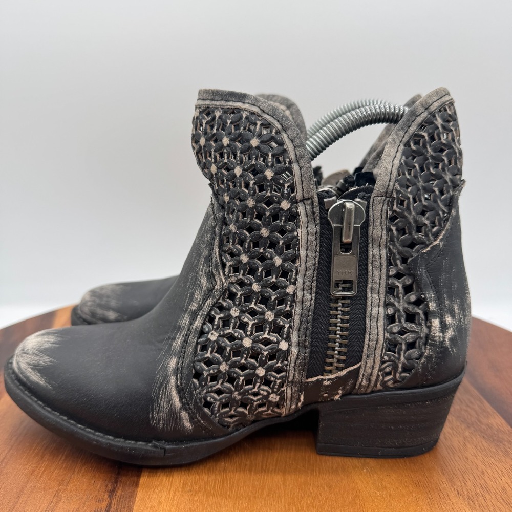 Circle G Western Boots Womens 6.5 Short Cut Out Ankle Booties Distressed Black - Picture 4 of 10